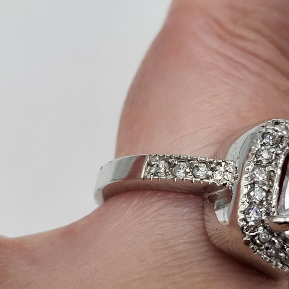 Silver Tone Fashion Ring Square Cut Faceted SZ 7.75 Bling Wedding - Picture 4 of 9